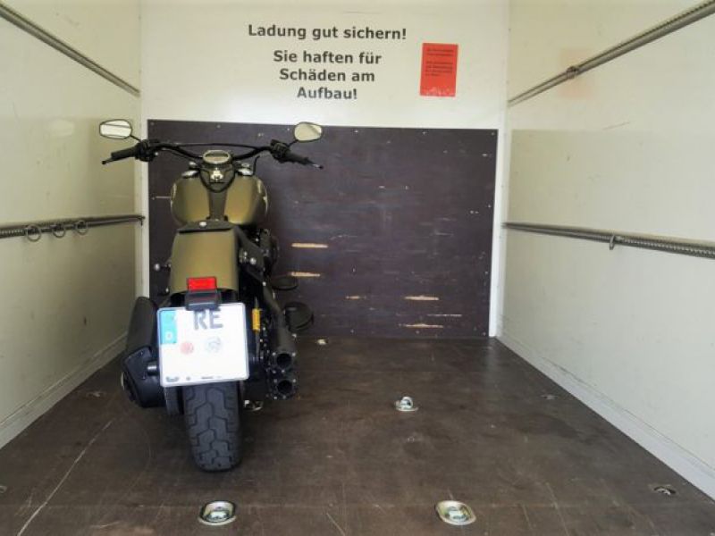 motorradtransporter_koffer_3,5t_mit_Ladebordwand_autovermietung_comet_7.jpg