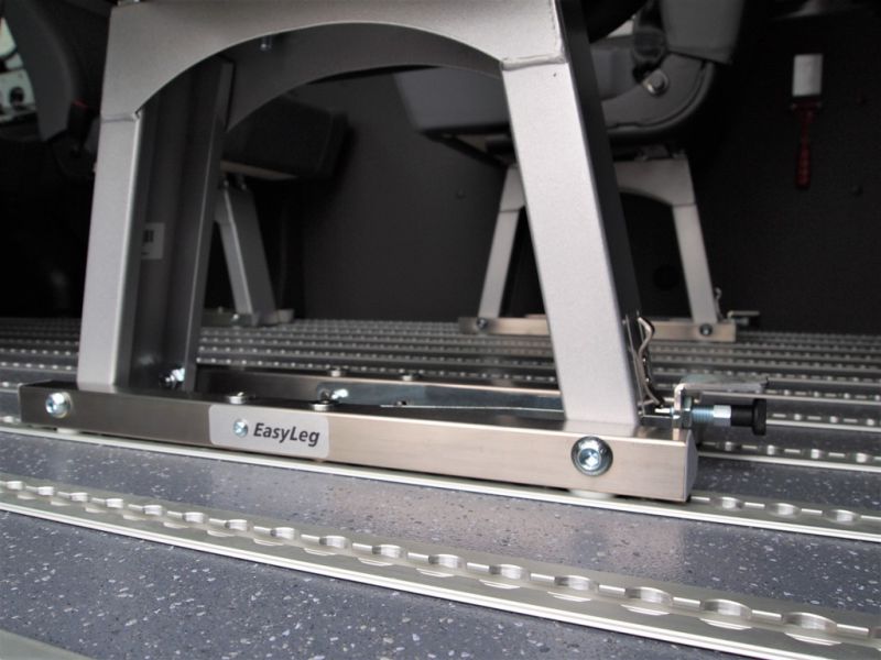 Rollstuhl_Bus_Ford_Transit_9_Sitzer_Autovermietung_Comet_14.JPG
