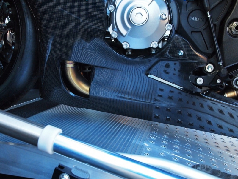 Autovermietung_Comet_Motorradtransport_im_6-Sitzer_Bus_mit_Rampe-08.JPG