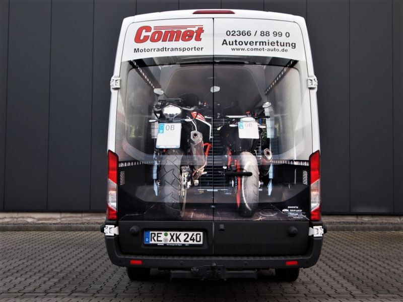 motorradtransporter_mieten_leihen_autovermietung_comet_kasten_6-sitzer_doppelkabiner_doka_5.JPG