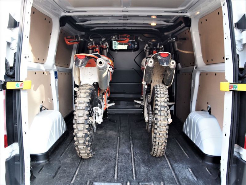 autovermietung_comet_motorradtransport_rampe_kasten_klein_1.JPG