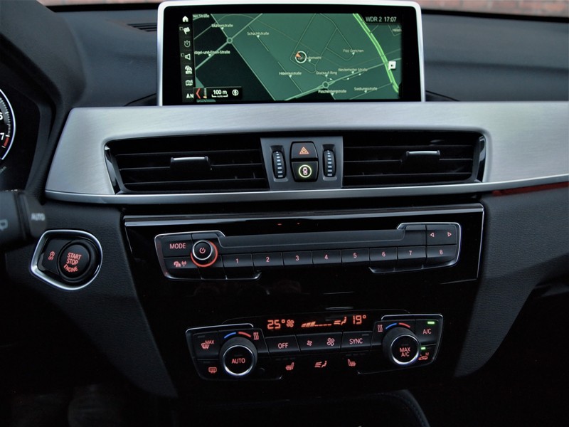 Autovermietung_Comet_BMW_X1_20i_Automatik_XDrive_M-Sport_7.JPG