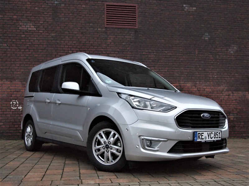 Autovermietung_Comet_Ford_Tourneo_Connect_5-Sitzer_1.JPG